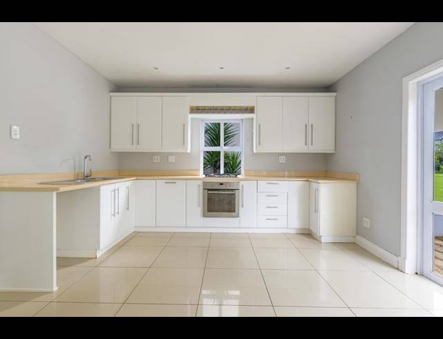 4 BEDROOM TOWNHOUSE FOR SALE IN GARLINGTON ESTATE